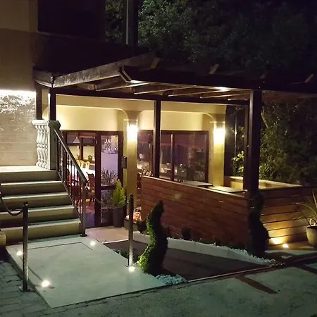 Cezar Pensjonat Kaštel Lukšić