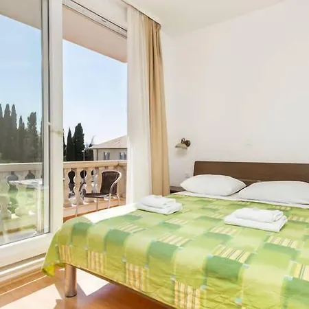 Villa Jam 3* Kastel Luksic