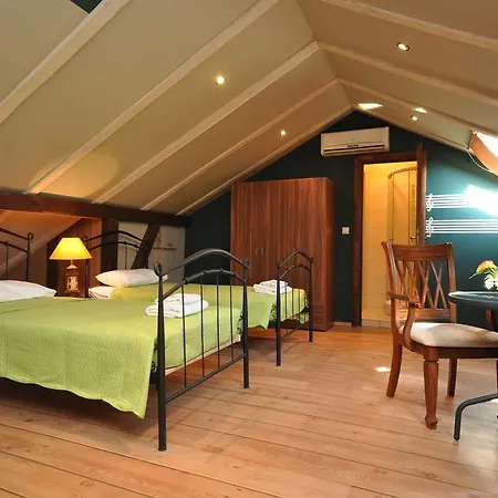 Villa Jam 3* Kastel Luksic